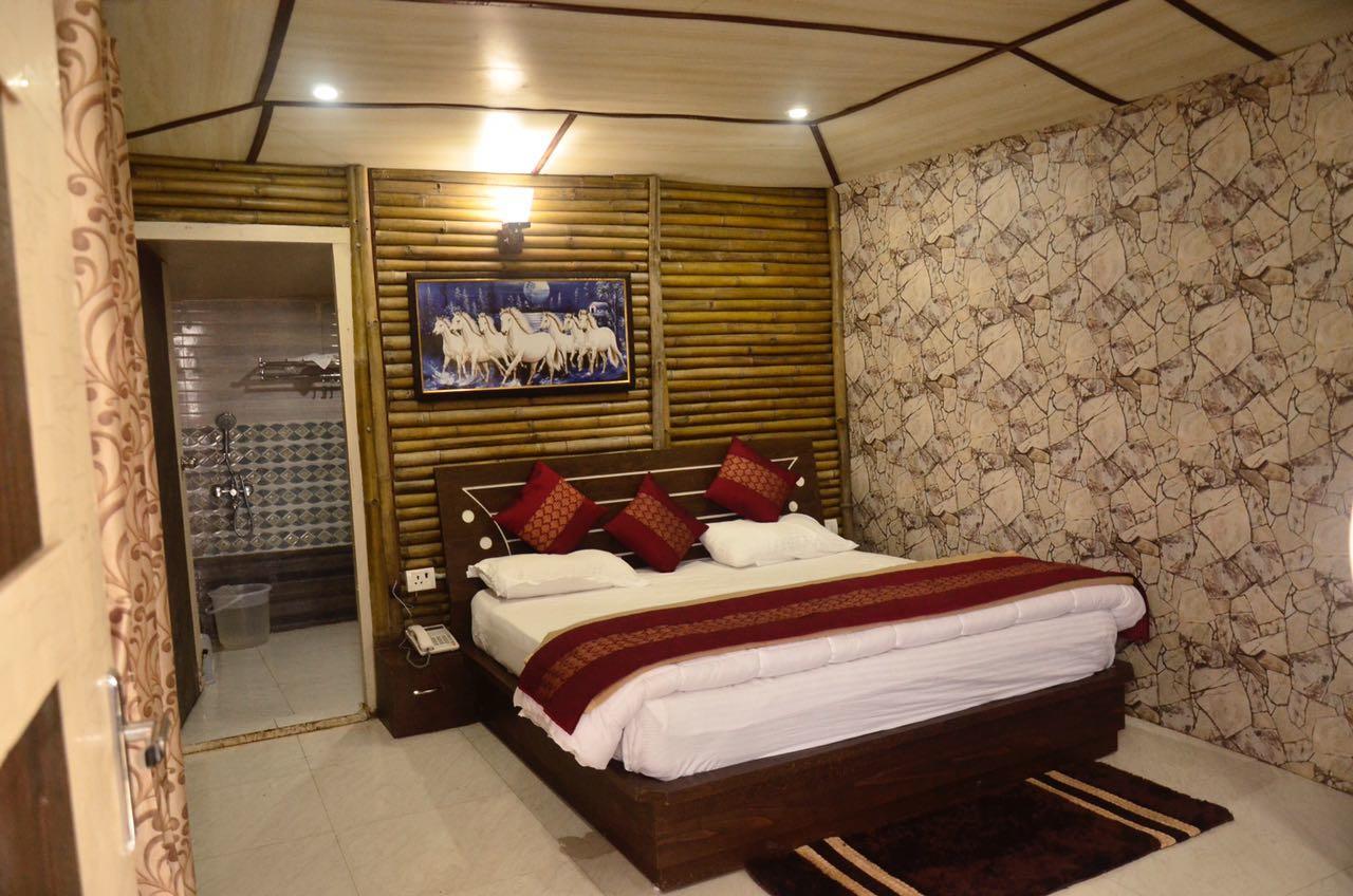 V Resorts Glamwoods Dhanulti Dhanaulti Exteriör bild