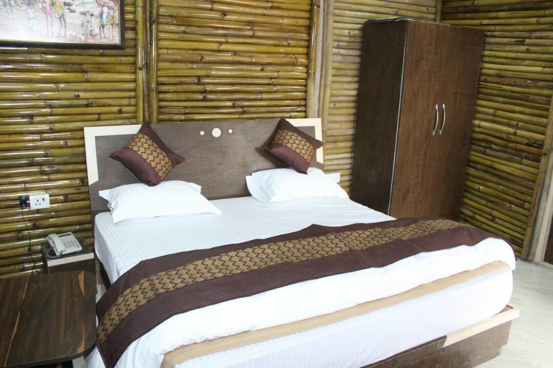 V Resorts Glamwoods Dhanulti Dhanaulti Exteriör bild
