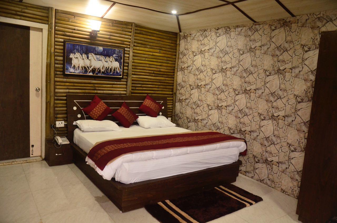 V Resorts Glamwoods Dhanulti Dhanaulti Exteriör bild