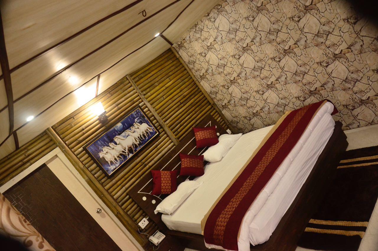 V Resorts Glamwoods Dhanulti Dhanaulti Exteriör bild